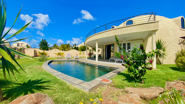 Domes d'Albion - Jardin et piscine