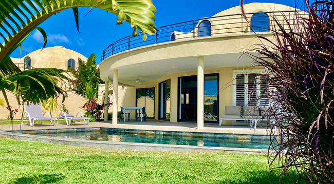 Domes d'Albion - Jardin et piscine